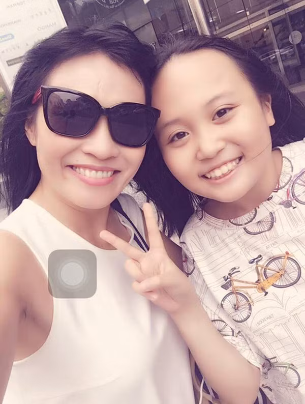 Phuong Thanh lam me don than, hanh phuc khi 2 con khon lon-Hinh-4