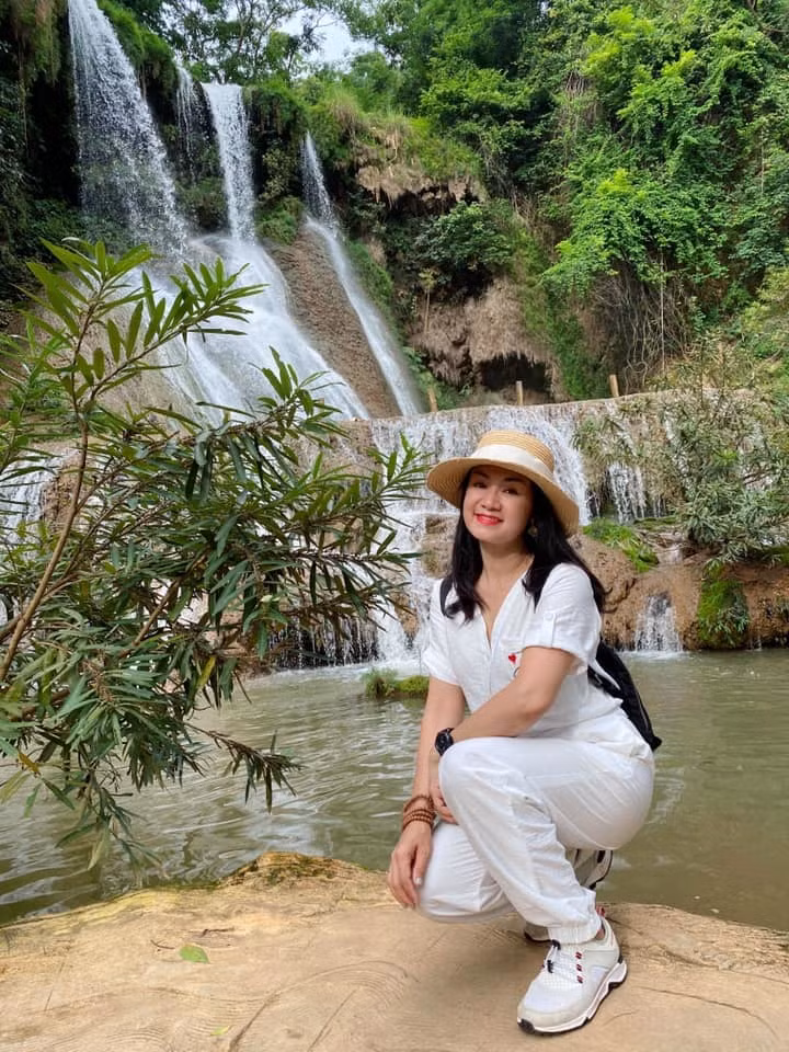 Nữ diễn viên "Hướng dương ngược nắng" cho biết một trong những bí quyết khiến cô duy trì vóc dáng cân đối chính là rất chăm đạp xe mỗi tối khi Hà Nội chưa giãn cách.