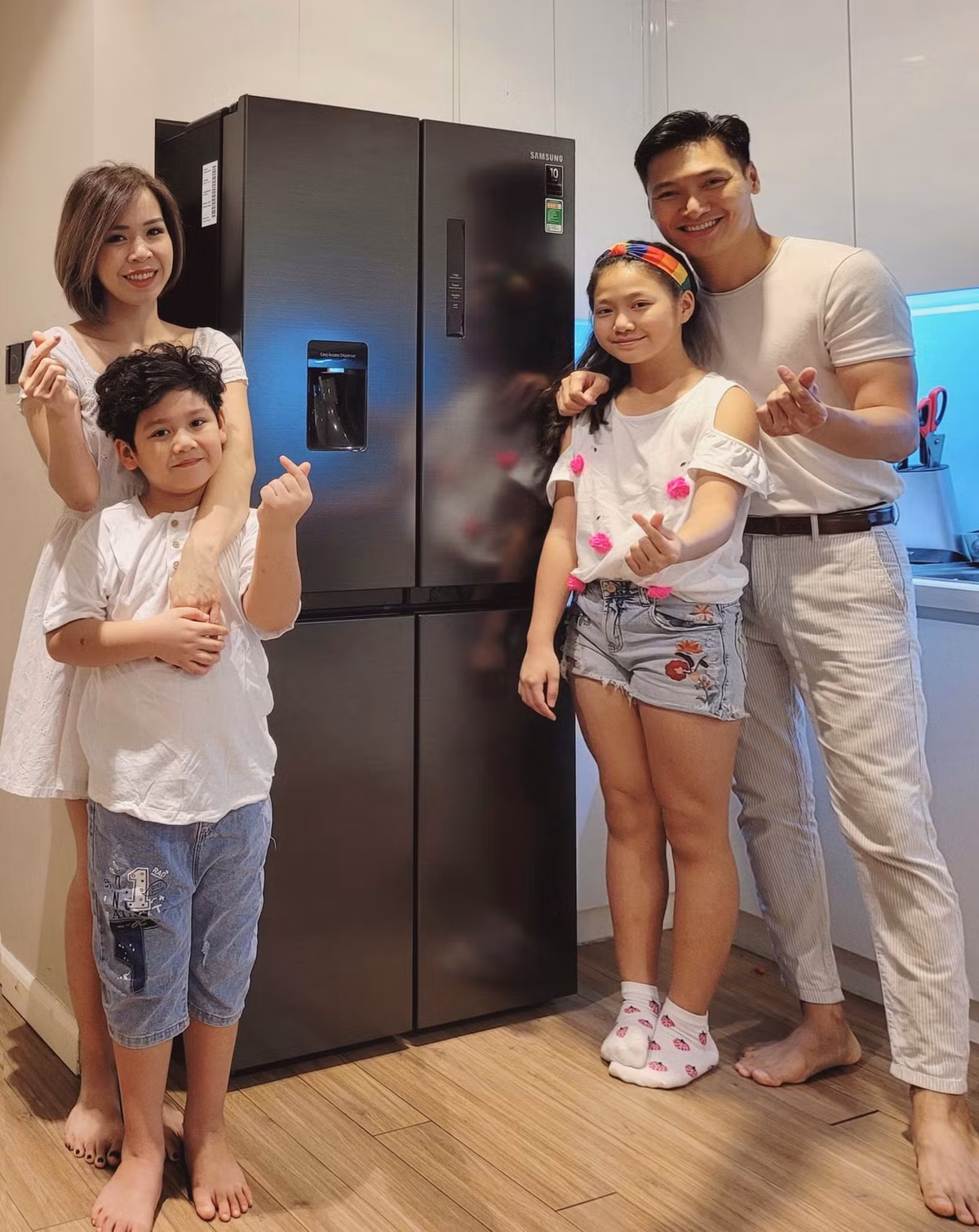 Vài năm gần đây, Chíp có sự phát triển nhanh chóng về chiều cao. Cô bé đã cao gần bằng mẹ. Hiện tại, chiều cao của Chíp chạm mốc 1,55m.