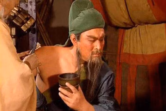 Tại sao khi đánh trận Quan Vũ rất hay bị trúng tên? - Hình 2 Tai sao khi danh tran Quan Vu rat hay bi trung ten?-Hinh-2