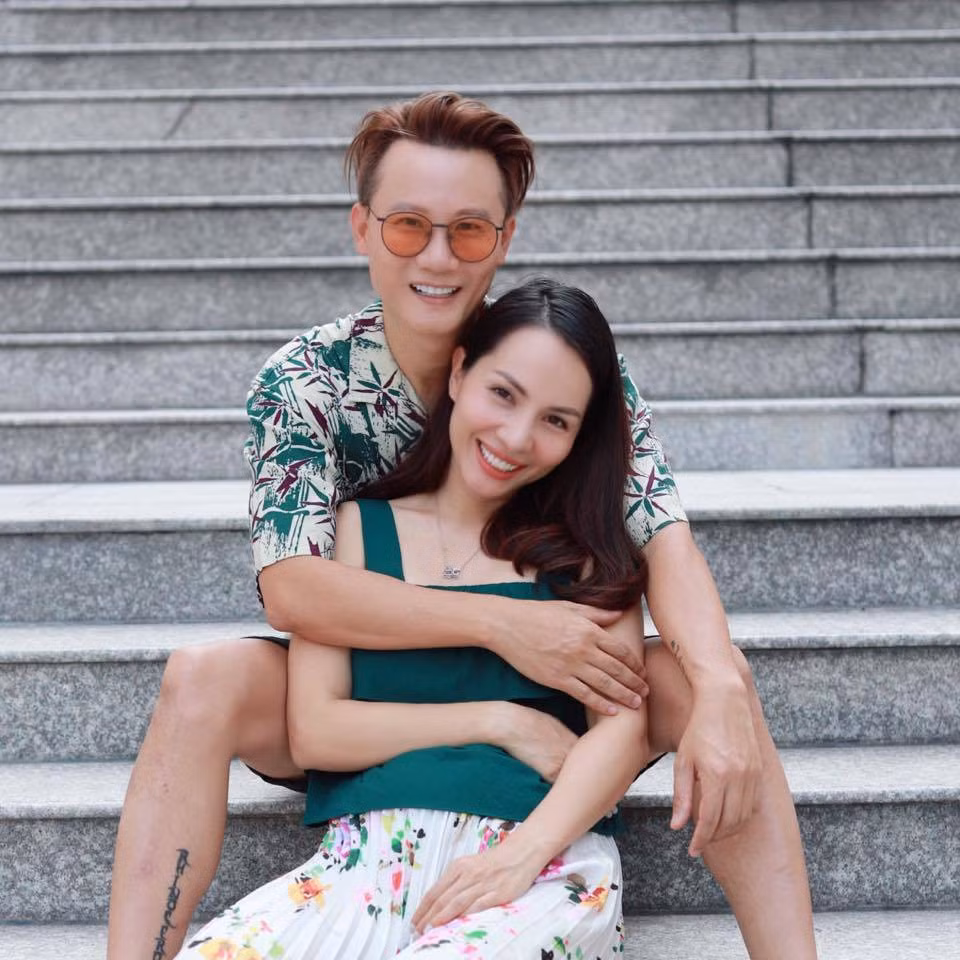 Sau khi Thanh Thảo sinh con trai thứ ba ngoài kế hoạch, giọng ca Vệt nắng cuối trời đã quyết định đi triệt sản vì không muốn vợ vất vả mang thai nữa. 
