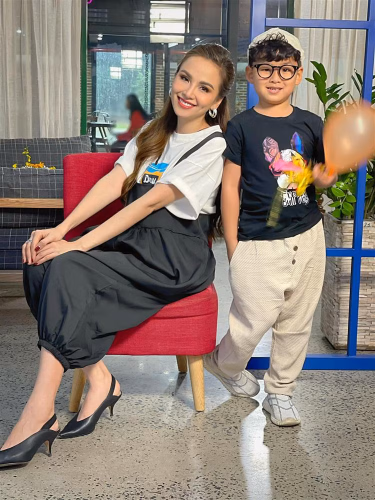 Diem Huong mung sinh nhat quy tu, so ho lo chuyen ly hon?-Hinh-4