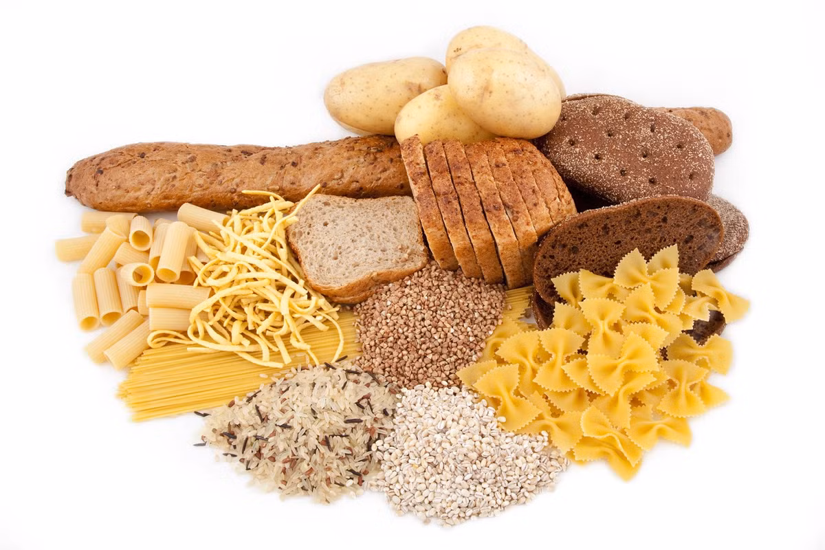 Thực phẩm carbohydrat tinh chế: Bánh mì trắng, gạo trắng, mì trắng, bánh quy, bánh ngọt, nước trái cây có vị ngọt, và bánh kẹo là thực phẩm carbohydrat (carbs) tinh chế. Nghiên cứu hiện nay cho thấy rằng thực phẩm carbohydrat tinh chế giải phóng đường vào máu và nuôi các tế bào ung thư.