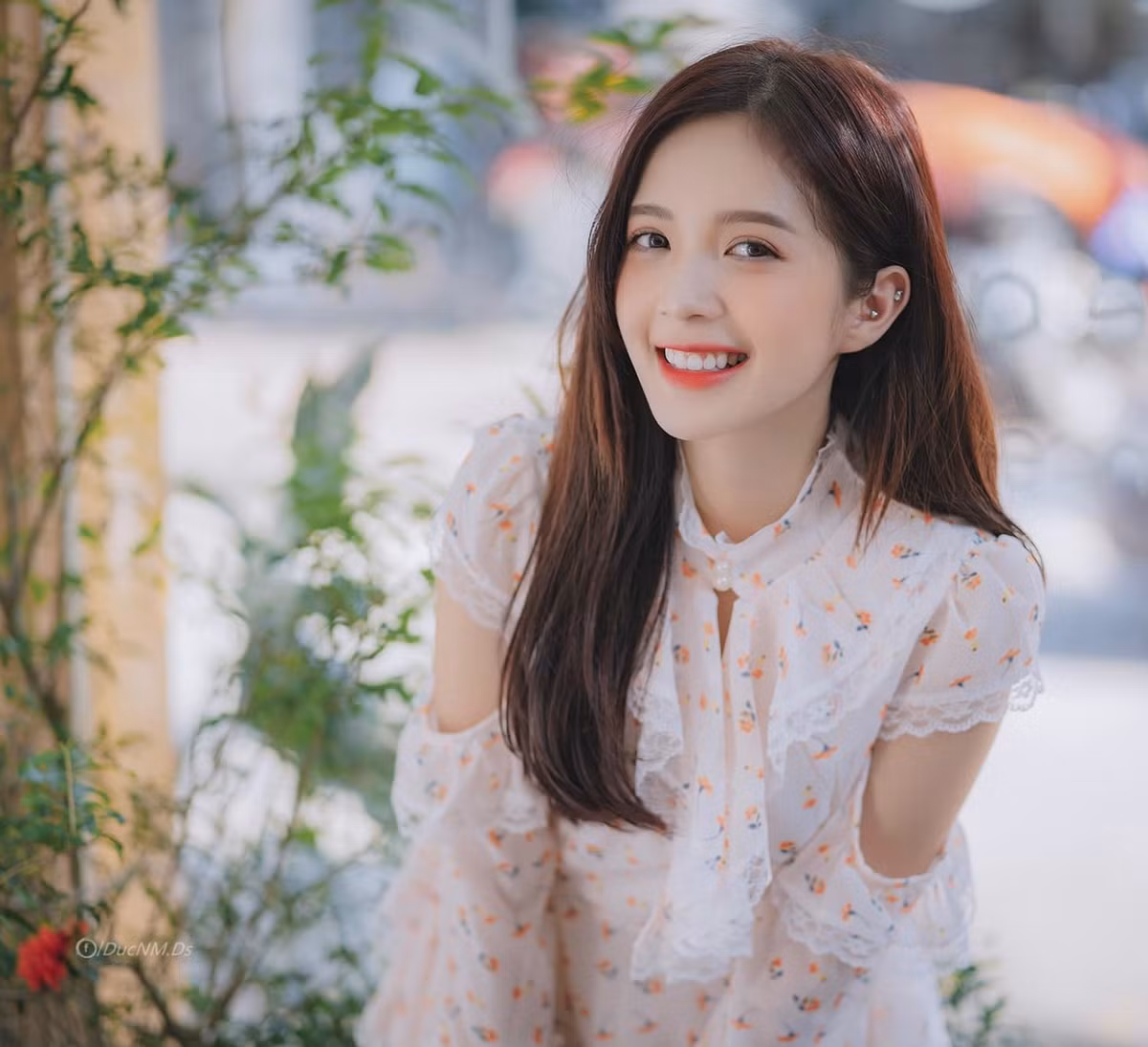 Dù sắp bước sang tuổi 25 nhưng Nguyễn Hoàng Ngọc Huyền sở hữu gương mặt trẻ hơn tuổi.