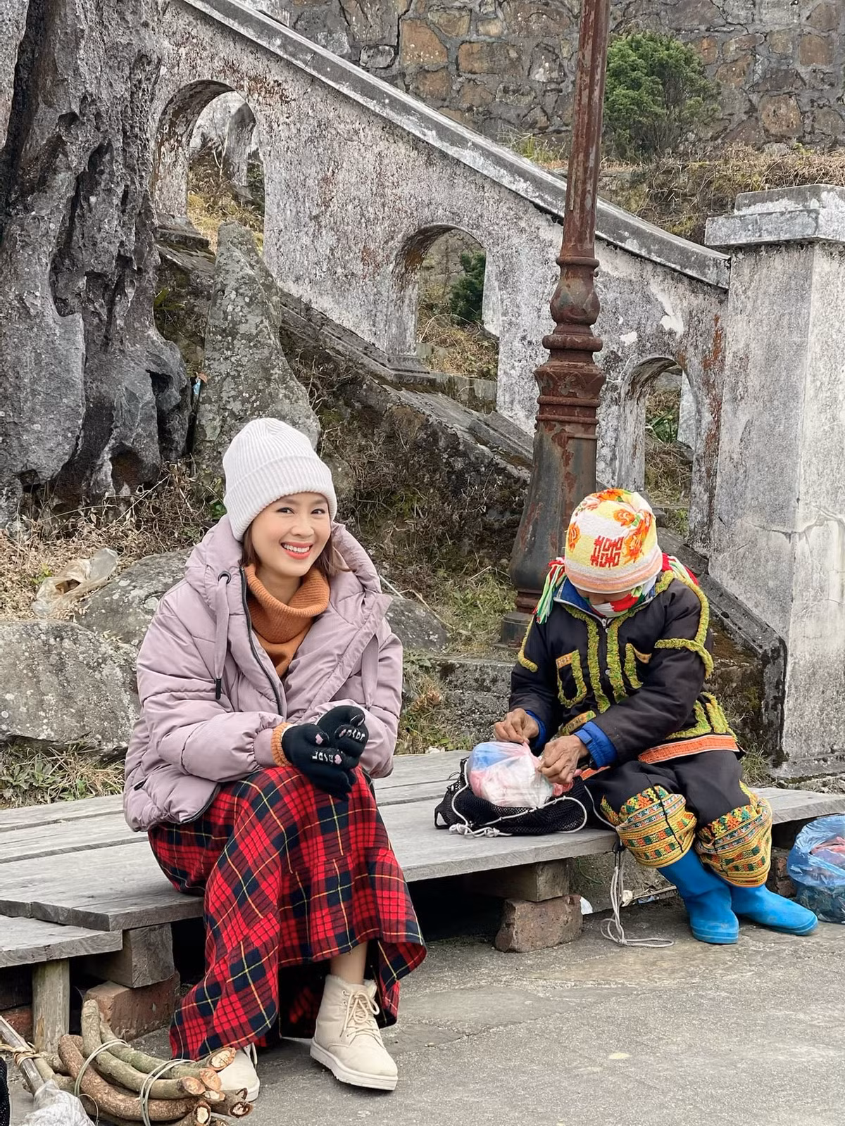 Hong Diem lay loi o hau truong phim Huong duong nguoc nang-Hinh-5