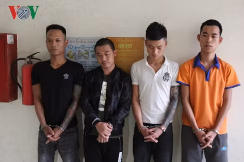 Chan dung ke cam dau bang nhom “xa hoi den” doa ca cong an