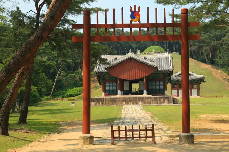Các nhà nghiên cứu đã đánh giá đây là quần thể lăng mộ hoàng gia độc nhất vô nhị trên thế giới còn được bảo tồn gần như hoàn hảo.