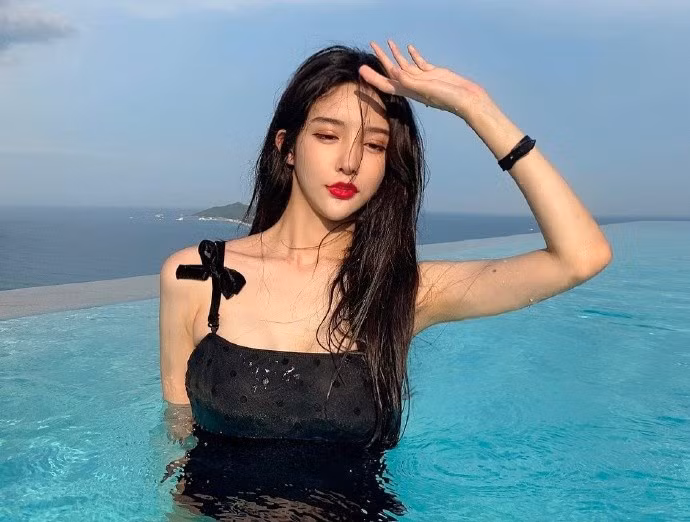 Chang trai gia gai noi tieng o Trung Quoc da chinh thuc chuyen gioi