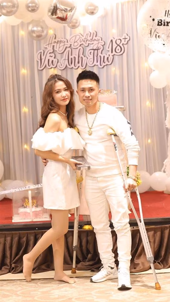Gai xinh Yen Bai khoe bo me sieu tre, ra duong toan bi nham anh em-Hinh-3