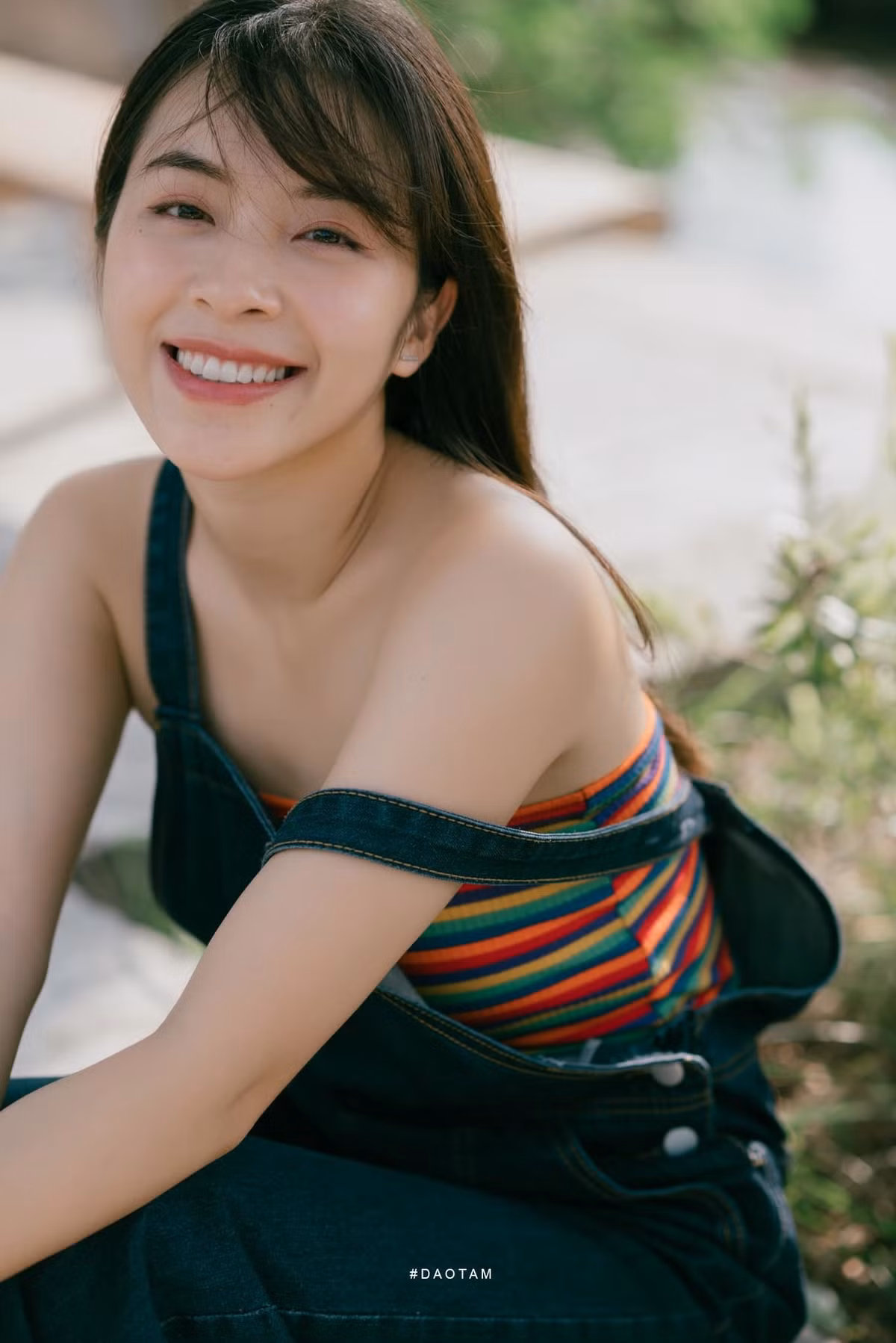 Không chỉ trở lại màn ảnh với vai Hoài của Phố trong làng, Trần Vân còn tham gia chương trình Cầu vồng tìm kiếm diễn viên 2021 đang phát sóng và là một trong những thí sinh nổi bật nhất.
