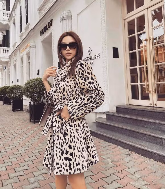 "Gái hai con" Huyền Baby được trai Tây khen gợi cảm và xin số ảnh 8