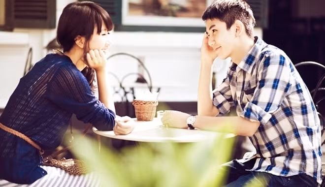 Chàng trai bị nữ chủ nhà gợi cảm hút hồn và chủ động "tấn công" - Hình 2 Chang trai bi nu chu nha goi cam hut hon va chu dong