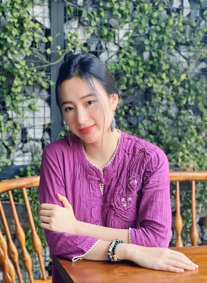 Angela Phuong Trinh bi netizen 