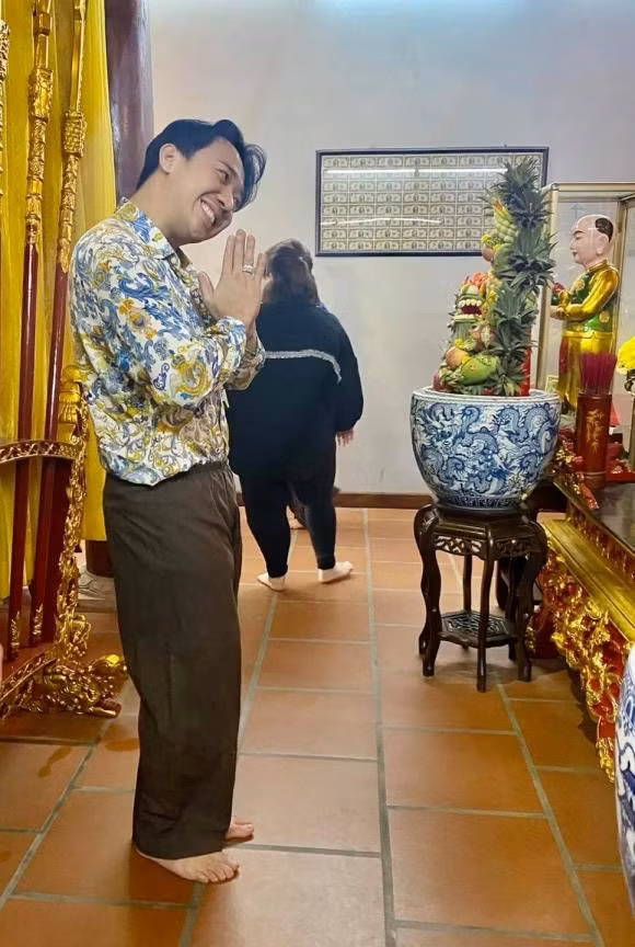 Den nha tho to cua Hoai Linh, Tran Thanh khien cu dan mang cuoi bo-Hinh-3