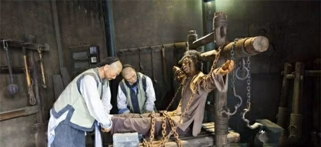Những hình phạt tàn độc do Võ Tắc Thiên nghĩ ra: Ác mộng "Ngọc nữ leo thang" - Hình 2 Nhung hinh phat tan doc do Vo Tac Thien nghi ra: Ac mong