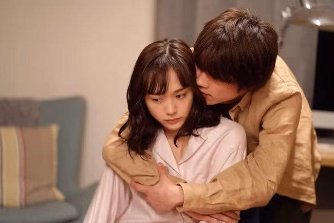 Đêm khuya nghe bố thủ thỉ hỏi mẹ 1 câu mà tôi lặng người - Hình 2 Dem khuya nghe bo thu thi hoi me 1 cau ma toi lang nguoi-Hinh-2