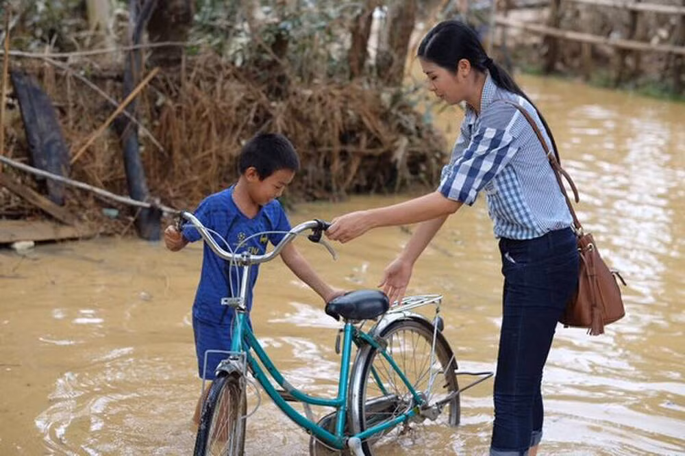 Di tu thien, co nang hau mac gian di van dep-Hinh-15
