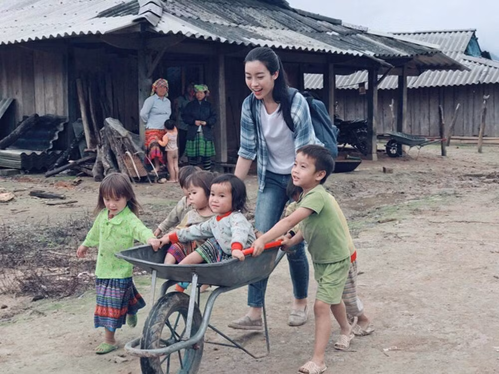 Di tu thien, co nang hau mac gian di van dep-Hinh-3