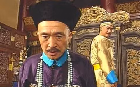 Bị Càn Long đòi lấy mạng, "Tể tướng Lưu gù" bình tĩnh ứng phó 2 câu - Hình 2 Bi Can Long doi lay mang,