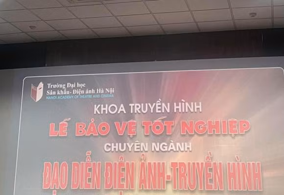 Dien vien Viet Anh van lo mo den sach de bao ve tot nghiep Dai hoc-Hinh-2