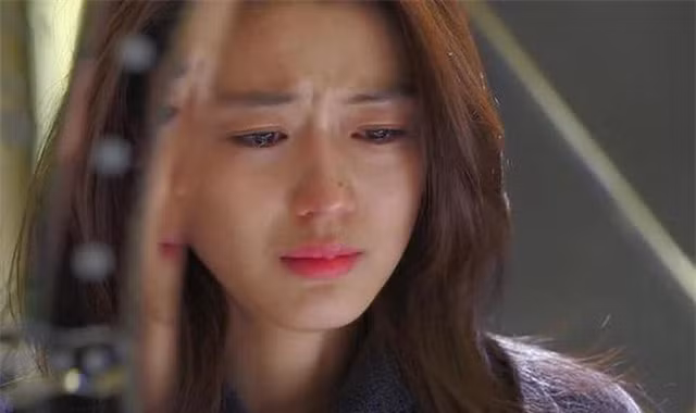 Bi vo phat hien co con rieng, chong con yeu cau qua quat voi vo