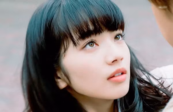 Chong sap cuoi dot nhien cay tay doi lai nhan cau hon