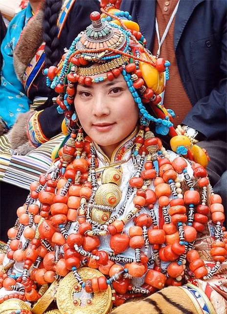 Đó là một bộ tộc ở cao nguyên Tây Tạng, nóc nhà của thế giới thuộc địa phận Nepal.