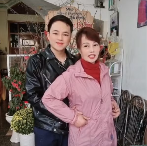 Co dau Thu Sao khoe anh don Tet-Hinh-4