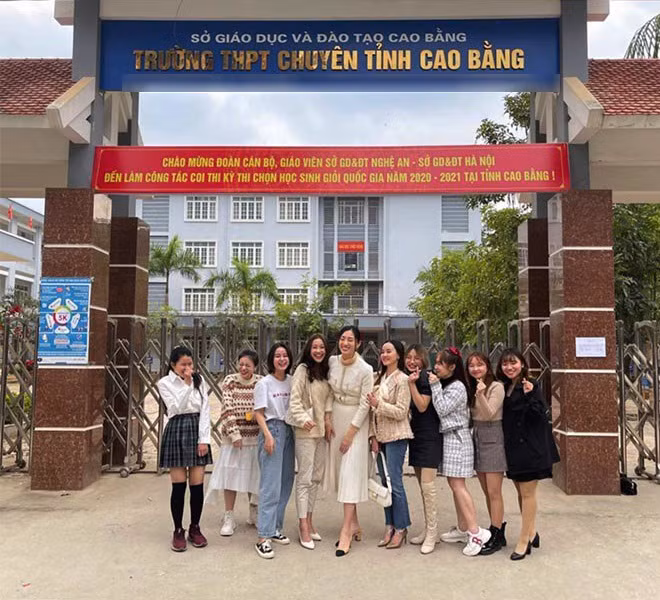 Luong Thuy Linh giong het 