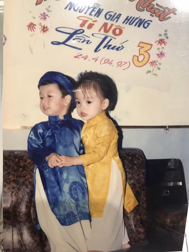 Đặt gạch từ năm 3 tuổi, 23 năm sau cưới được vợ xinh như hoa - Hình 3 Dat gach tu nam 3 tuoi, 23 nam sau cuoi duoc vo xinh nhu hoa-Hinh-3
