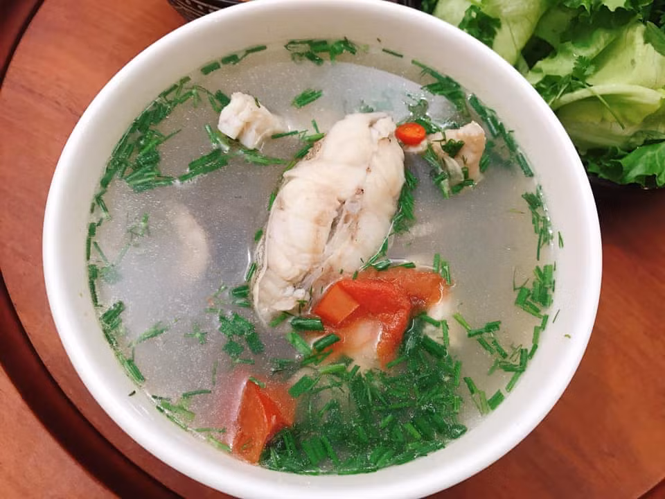 Nau canh ca theo cach nay dam bao khong tanh, khong dau mo