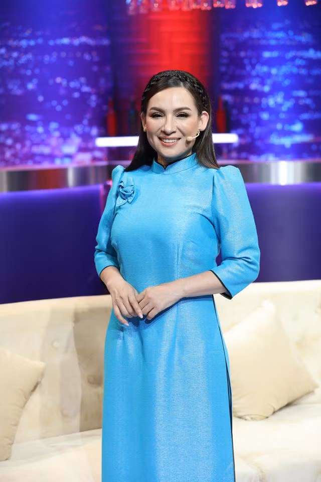 Dan mang vach ra diem bat thuong trong nhung dot tu thien cua Phi Nhung