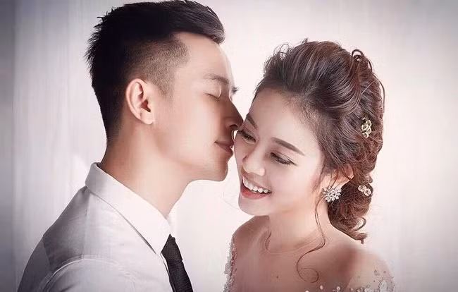 Hang Tui vach tran muu ke Tuesday voi chong-Hinh-3