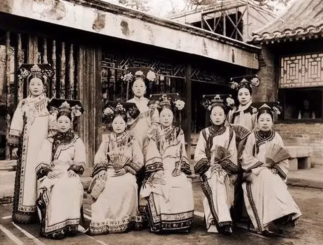 Ai cũng phải rời khỏi Tử Cấm Thành trước 5 giờ chiều vì nguyên nhân này Ai cung phai roi khoi Tu Cam Thanh truoc 5 gio chieu vi nguyen nhan nay