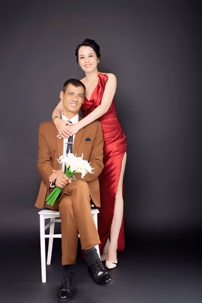 Cặp đôi kết hôn chỉ sau 4 ngày màn mai mối lên sóng - Hình 7 Cap doi ket hon chi sau 4 ngay man mai moi len song-Hinh-7