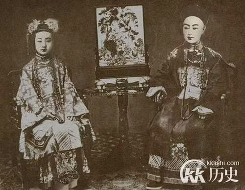 Phi tan duoc Quang Tu de sung ai bi Tu Hi Thai hau xu tu the nao?