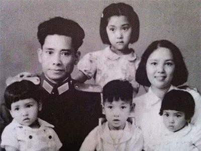 Lưỡng quốc tướng quân Nguyễn Sơn có tên thật là Vũ Nguyên Bác, thuộc thế hệ những chiến sĩ cộng sản đầu tiên của cách mạng Việt Nam. Sau này, khi sang hoạt động cách mạng ở Trung Quốc, ông lấy tên Lý Anh Tự. Khi tham gia vào quân cách mạng Trung Quốc, ông có tên Hồng Thủy.