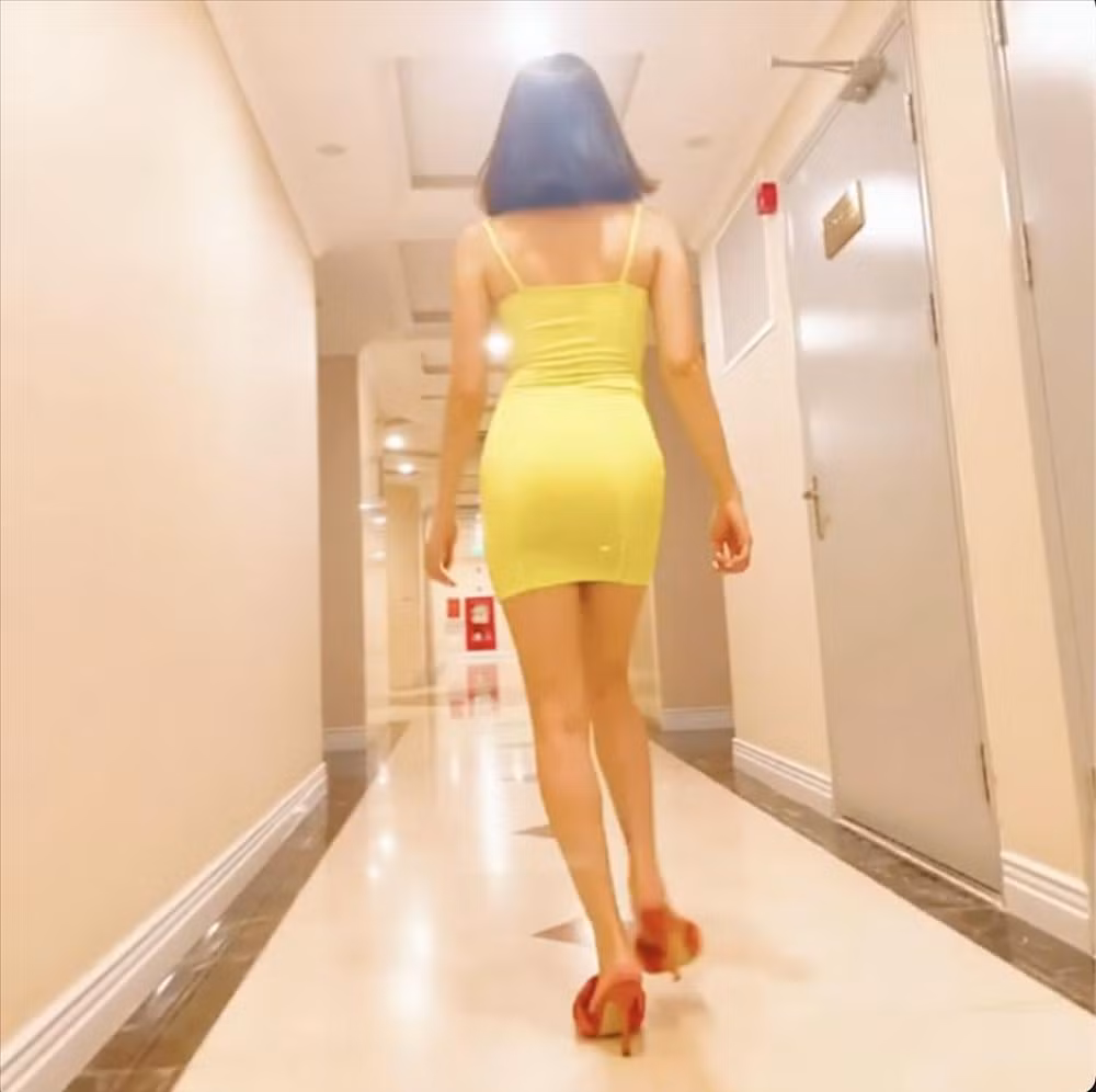 Le Quyen catwalk 