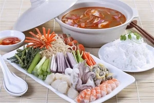 Nhung dai ky khi an lau nhieu nguoi van vo tu 