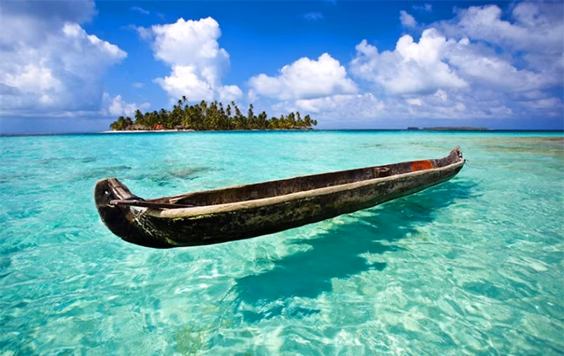 Đảo Dog thuộc quần đảo San Blas miền duyên hải phía Bắc Panama, nổi tiếng với làn nước trong xanh như ngọc bích.