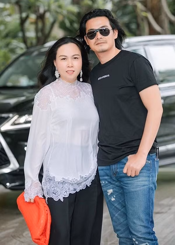 Kết cục buồn của 2 chuyện tình "phi công - máy bay" xôn xao Vbiz - Hình 3 Ket cuc buon cua 2 chuyen tinh
