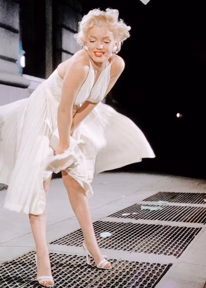 "Bom sex" Marilyn Monroe: Gu thời trang của bà đẹp từ hàng chục thập kỉ trước ảnh 1