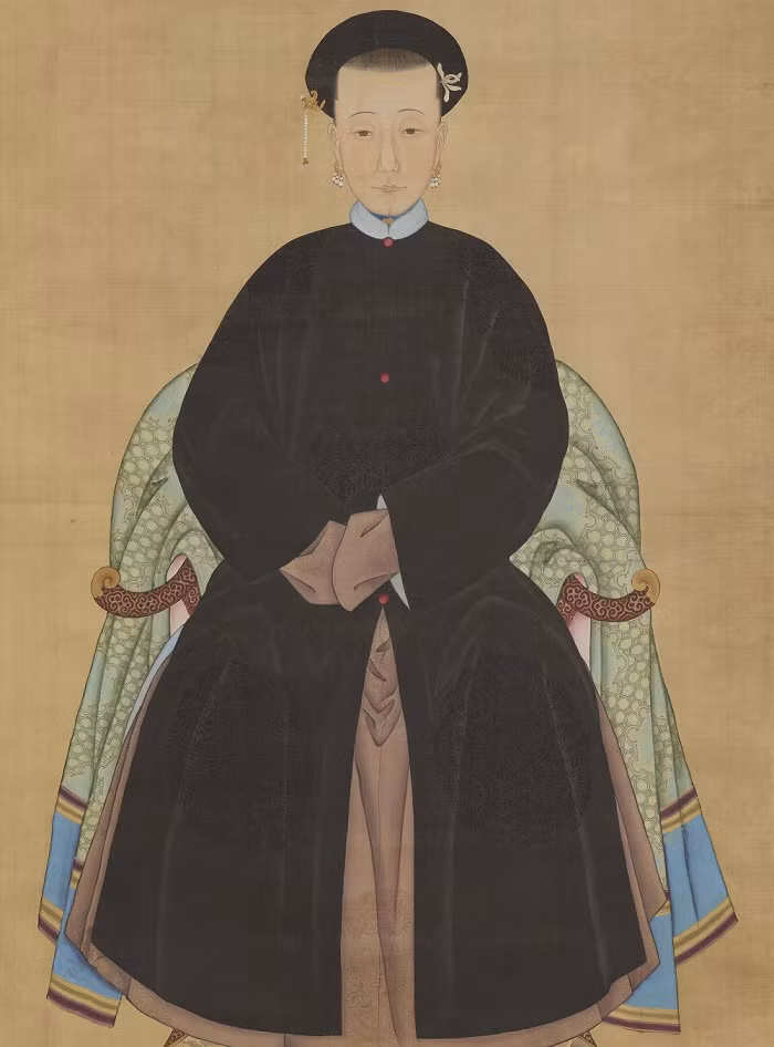 Vi Hoang hau 