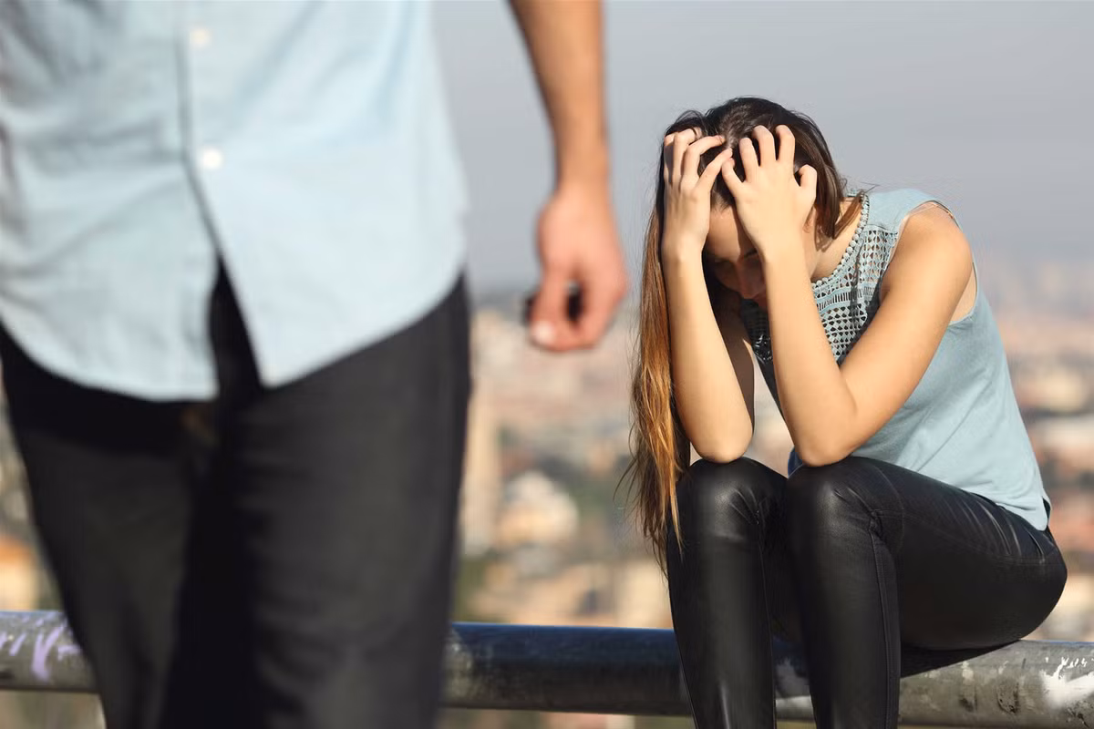 Bi mat trong chiec dien thoai ma chong cu dua toi truoc khi roi di-Hinh-2