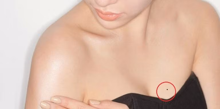Phụ nữ có 5 nốt ruồi ở chỗ kín chính là nét quý tướng Phu nu co 5 not ruoi o cho kin chinh la net quy tuong