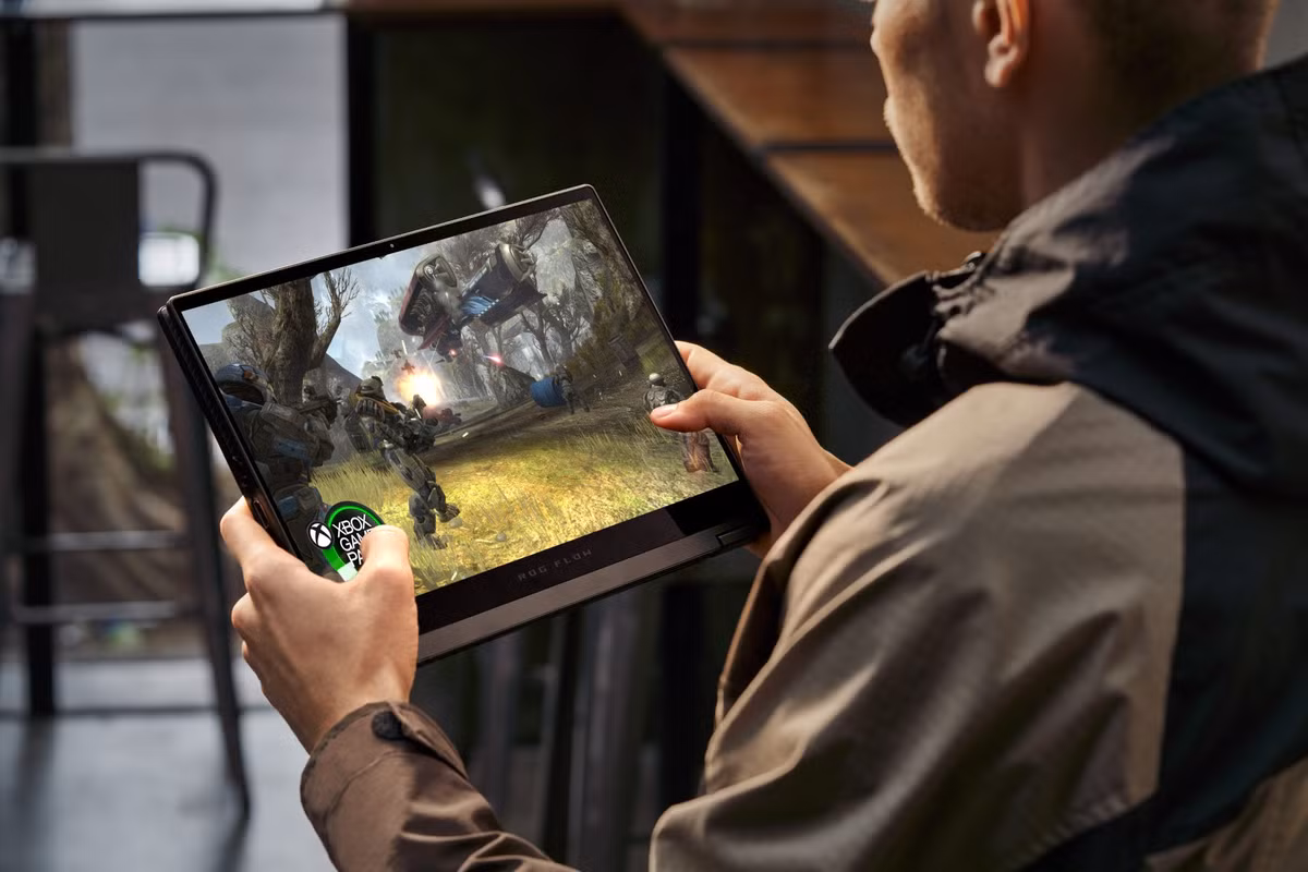  Asus ROG Flow X13 được ra mắt lần đầu tiên tại sự kiện CES 2021 (tháng 1/2021). Theo đại diện của Asus, hãng sẽ giới thiệu sản phẩm này tại thị trường Việt Nam trong tháng 4. Hiện tại, giá bán của máy vẫn chưa được tiết lộ. Ảnh: Asus.