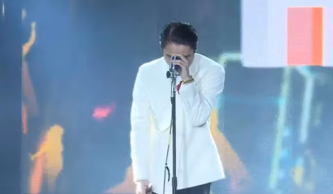 Tran Thanh noi neu thuong em thi thuong cho tron ven giua scandal cua Son Tung