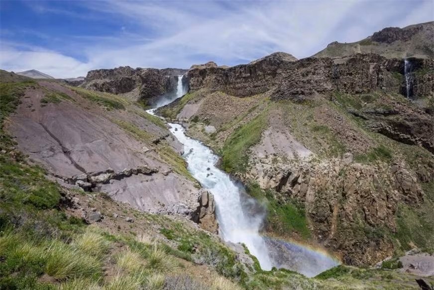 San Clemente, Chile: Thị trấn nhỏ Andean đã ghi nhận nhiều trường hợp trông thấy UFO và thậm chí nó còn được gọi với cái tên "thủ đô UFO của thế giới". Nơi đây cũng là địa điểm đặt 2 đài quan sát hiện đại nhất thế giới.