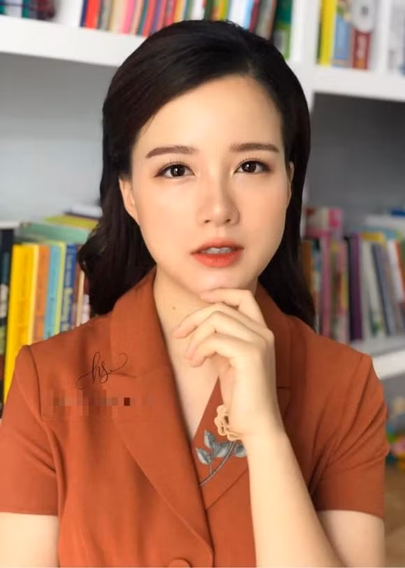 MC Minh Trang lo mat moc kem sac, lan da den sam do chay nang