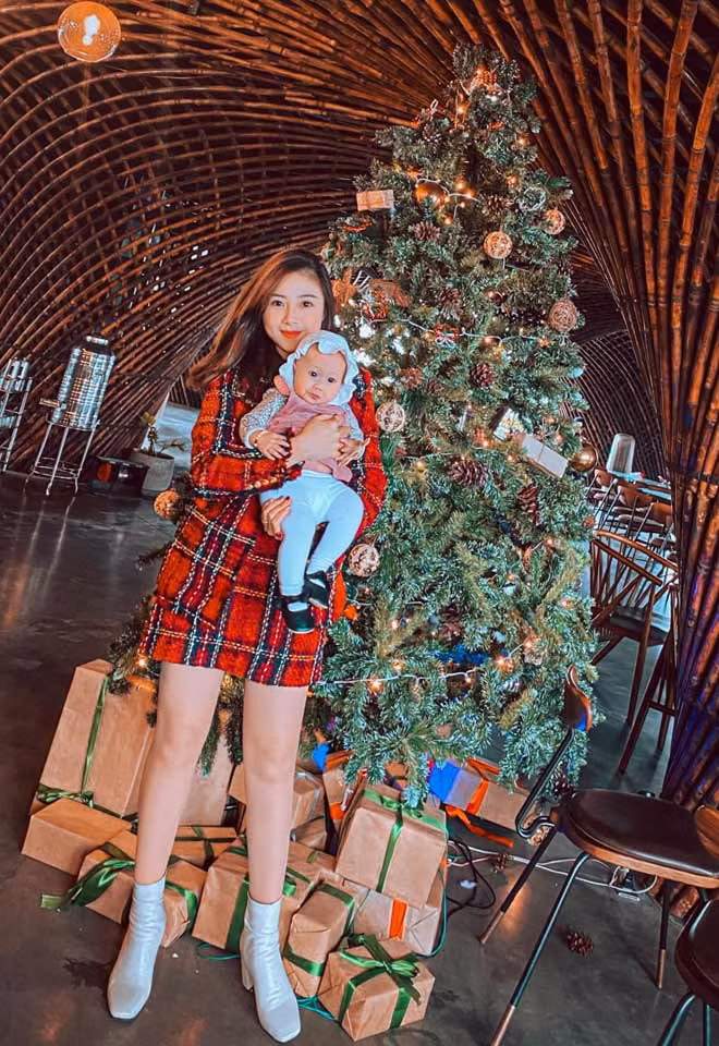 Bà xã Văn Đức đăng ảnh mơn mởn như gái mới lớn - Hình 11 Ba xa Van Duc dang anh mon mon nhu gai moi lon-Hinh-11